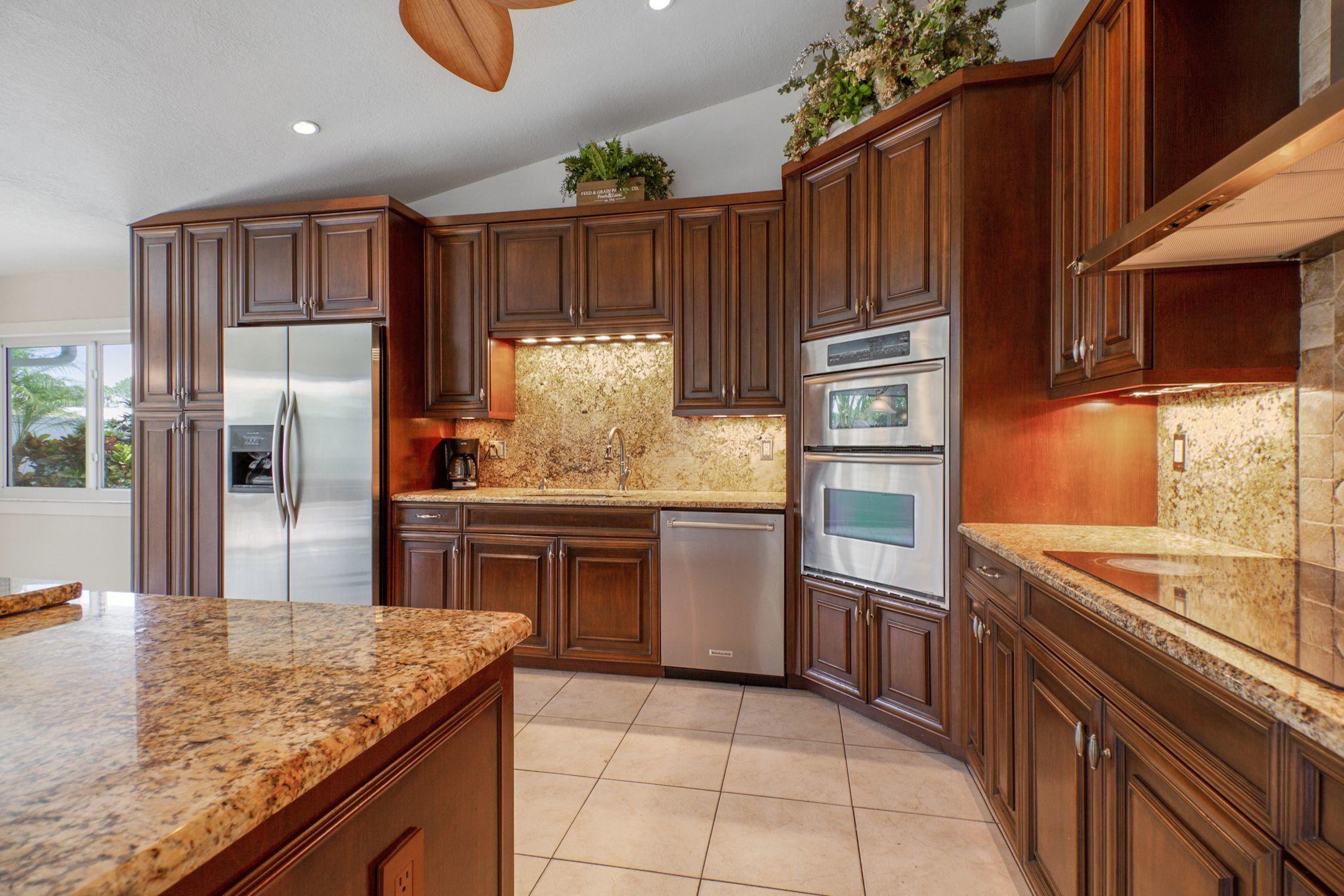 6298 Amberwoods Drive Boca Raton, FL 33433 - Photo 8 of 33 6298 AMBERWOODS KITCHEN 4