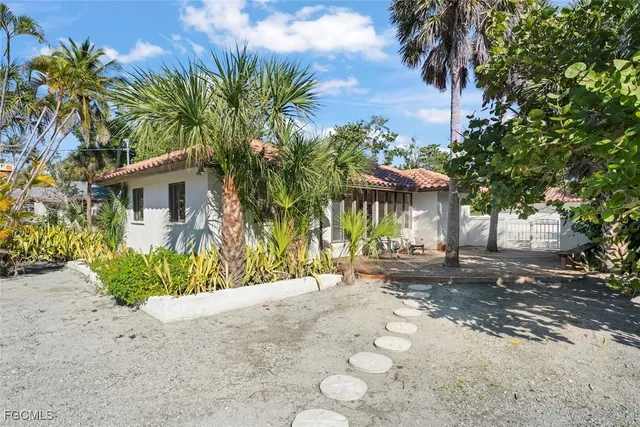 $5,950,000 | 16632 Captiva Drive, Captiva, FL 33924