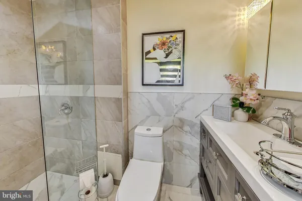 $2,500 | 3245 Rio Drive, Unit 211, Falls Church, VA 22041