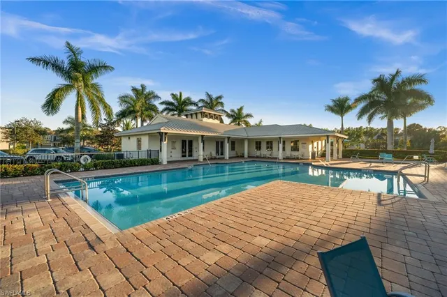 $699,990 | 3292 Pilot Circle, Naples, FL 34120