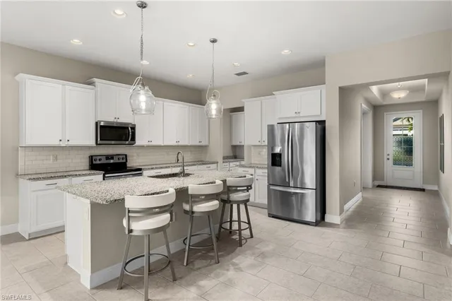 $699,990 | 3292 Pilot Circle, Naples, FL 34120