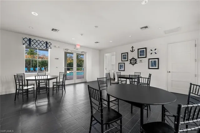 $699,990 | 3292 Pilot Circle, Naples, FL 34120