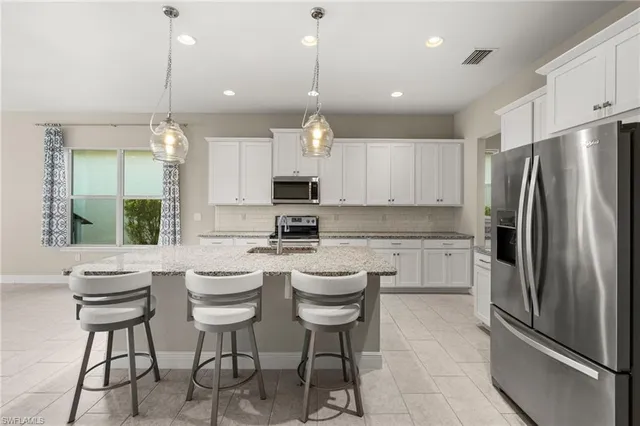 $699,990 | 3292 Pilot Circle, Naples, FL 34120