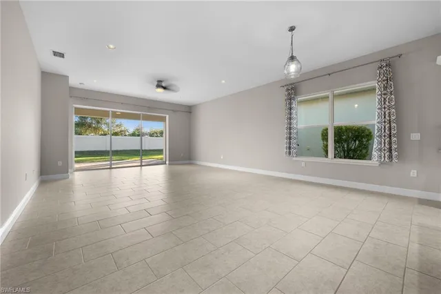 $699,990 | 3292 Pilot Circle, Naples, FL 34120