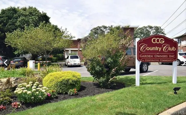 $295,000 | 224 Farber Drive, Unit 224, West Babylon, NY 11704