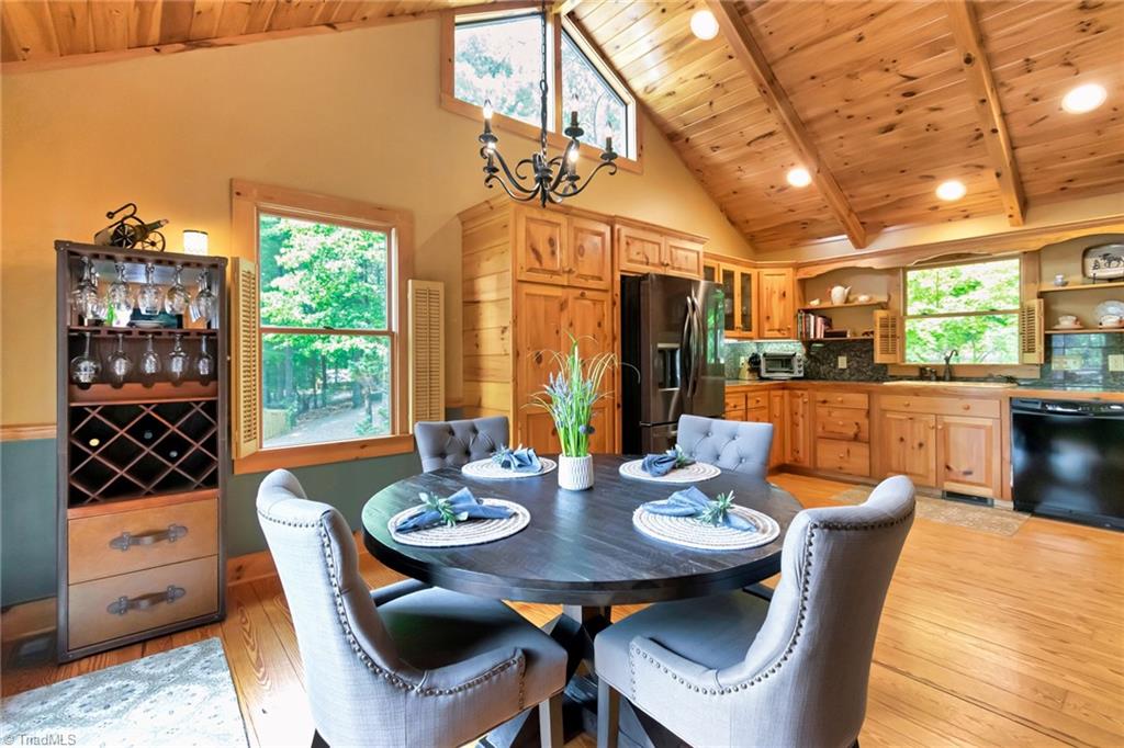 302 Doe Run Purlear, NC 28665 - Photo 8 of 43 Gallery Image 8