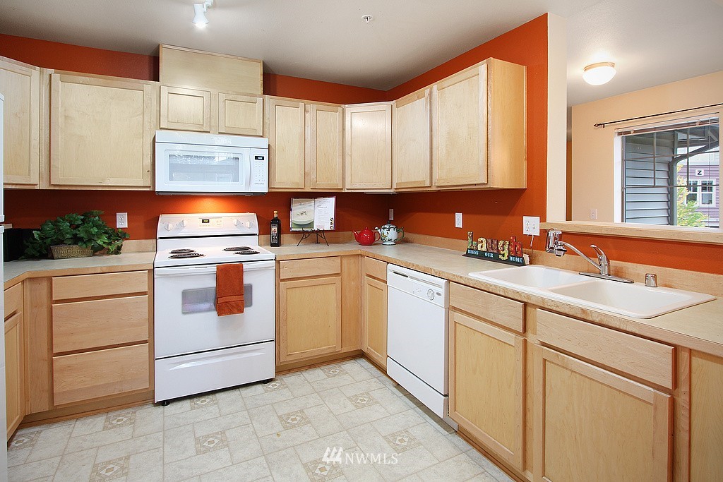 15325 Southeast 155th Place, Unit X2 Renton, WA 98058 - Photo 6 of 13 Gallery Image 6
