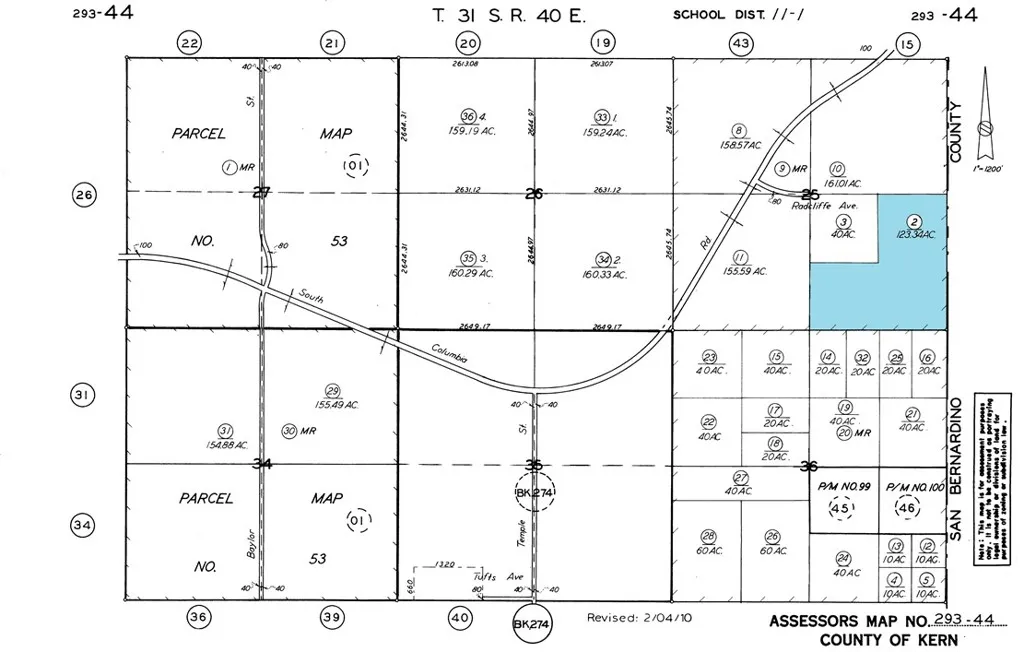 a picture of a bathroom with mirror