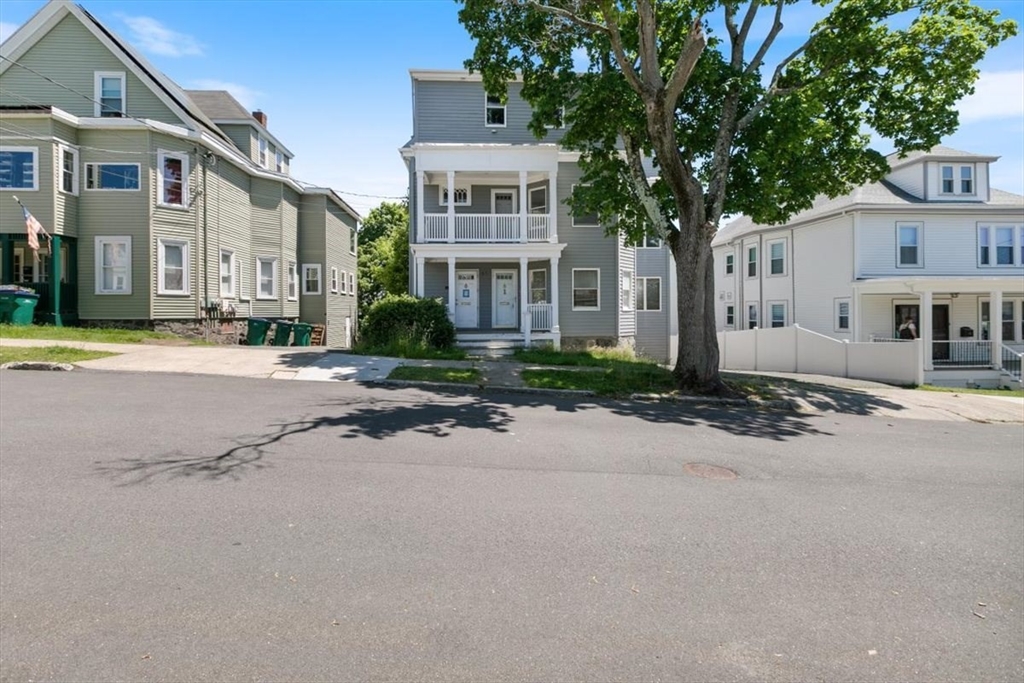 87 Bellevue Road Lynn, MA 01904 - Photo 3 of 38