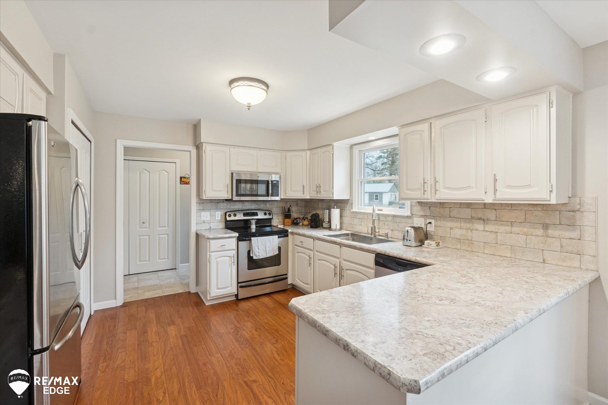 7080 Perry Road Grand Blanc, MI 48439 - Photo 13 of 25 50194252-367df1f2-0349-464a-b0a8-d096335c0e90.JPG