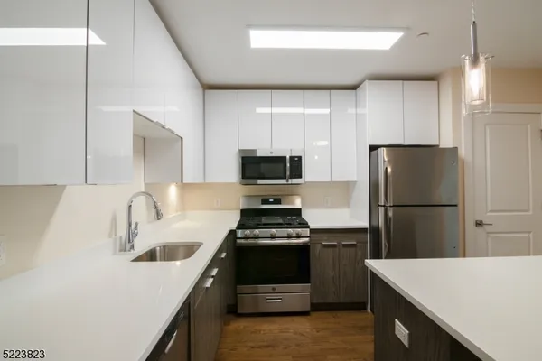 $3,247 | 479 Valley Street, Unit 104, Maplewood, NJ 07040