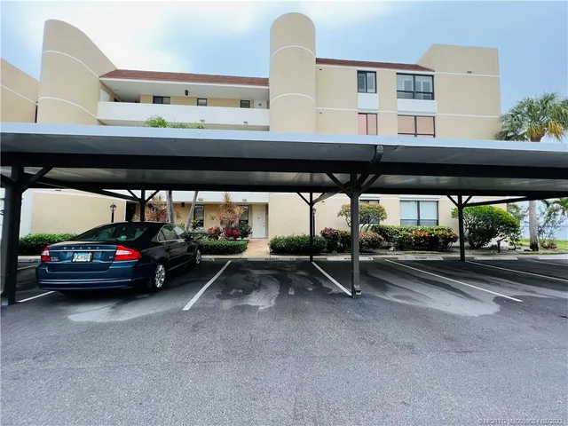 $2,700 | 3432 Northeast Causeway Boulevard, Unit 104, Jensen Beach, FL 34957