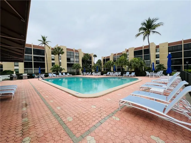 $2,700 | 3432 Northeast Causeway Boulevard, Unit 104, Jensen Beach, FL 34957