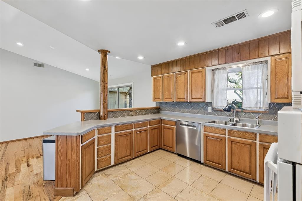 100 Swisher Road Shady Shores, TX 76208 - Photo 11 of 40 Digitally Staged