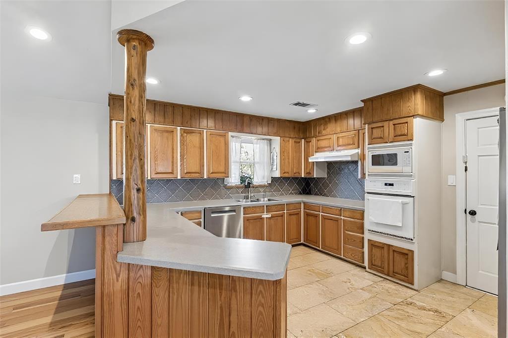 100 Swisher Road Shady Shores, TX 76208 - Photo 12 of 40 Digitally Staged
