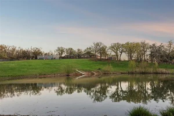 $1,225,000 | 100 Swisher Road, Shady Shores, TX 76208