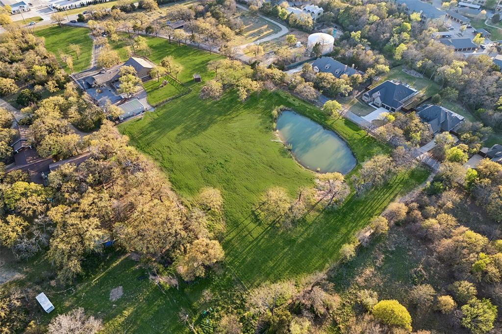 100 Swisher Road Shady Shores, TX 76208 - Photo 4 of 40