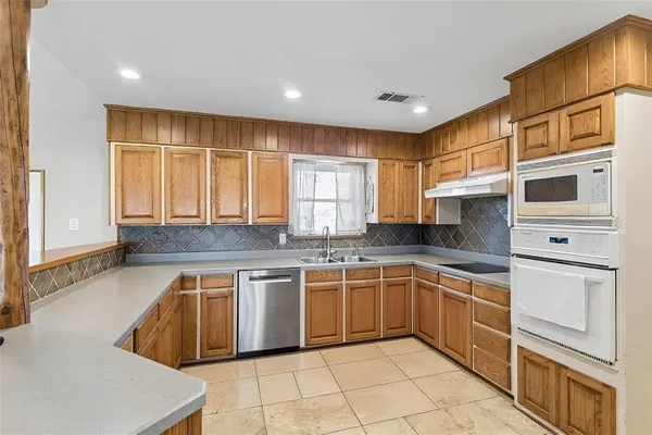$1,225,000 | 100 Swisher Road, Shady Shores, TX 76208