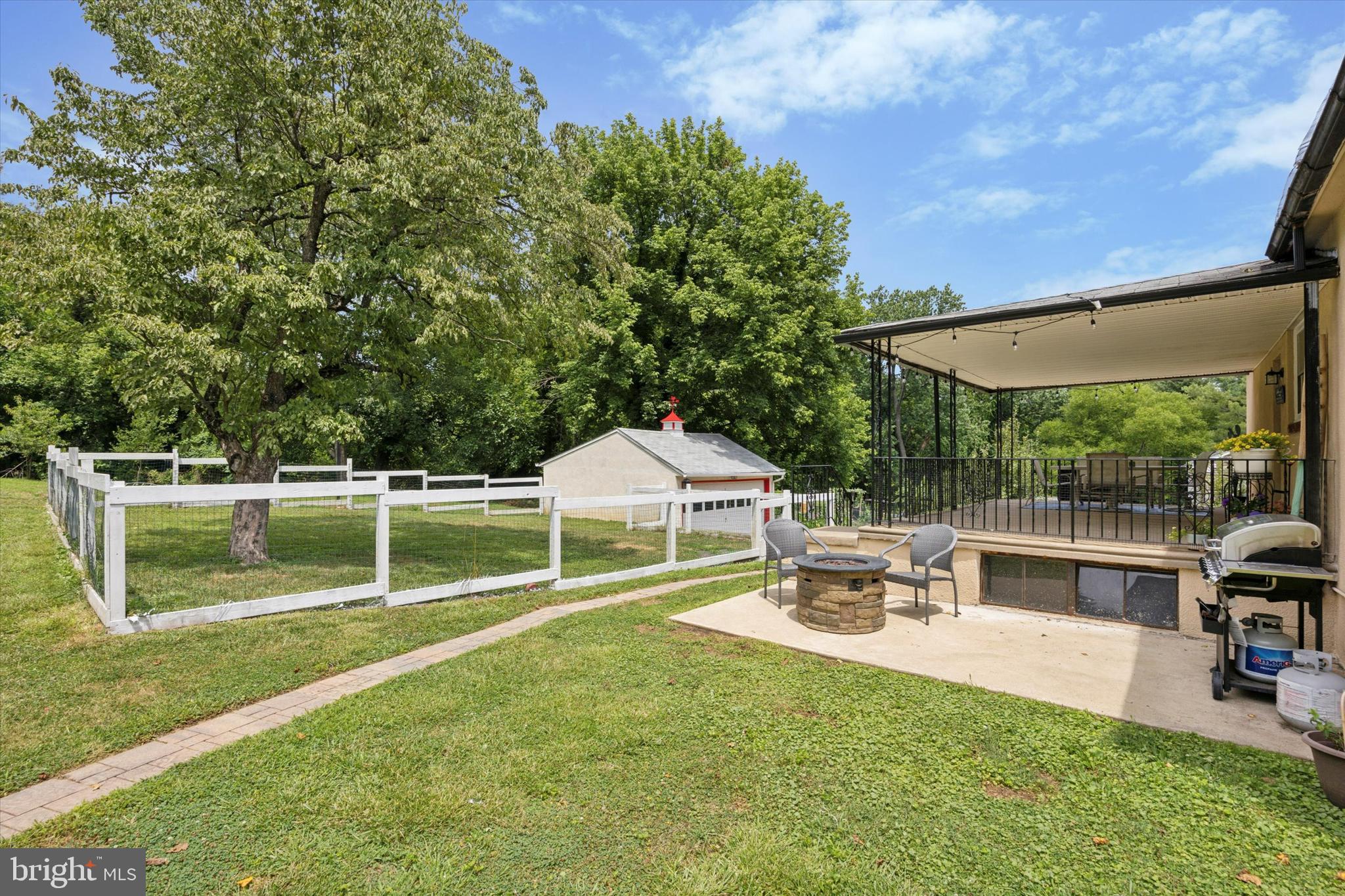 110 North State Road Springfield, PA 19064 - Photo 23 of 25 Side yard; so much space to play!!