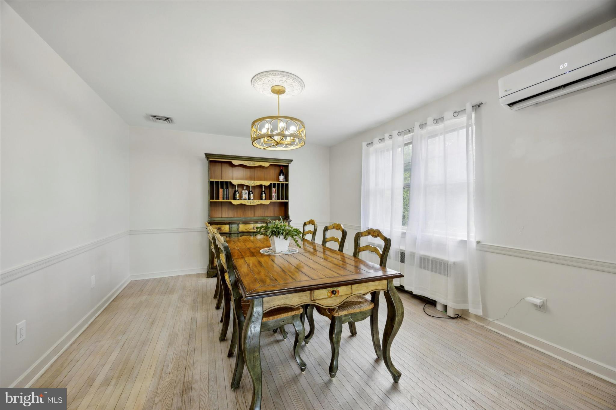 110 North State Road Springfield, PA 19064 - Photo 4 of 25 Hardwood floors throughout 1st floor