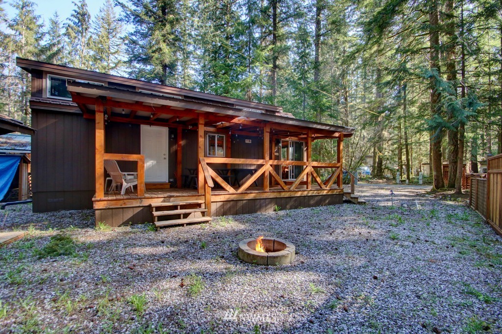 19-1 Goldrush Road Deming, WA 98244 - Photo 1 of 40 Gallery Image 1