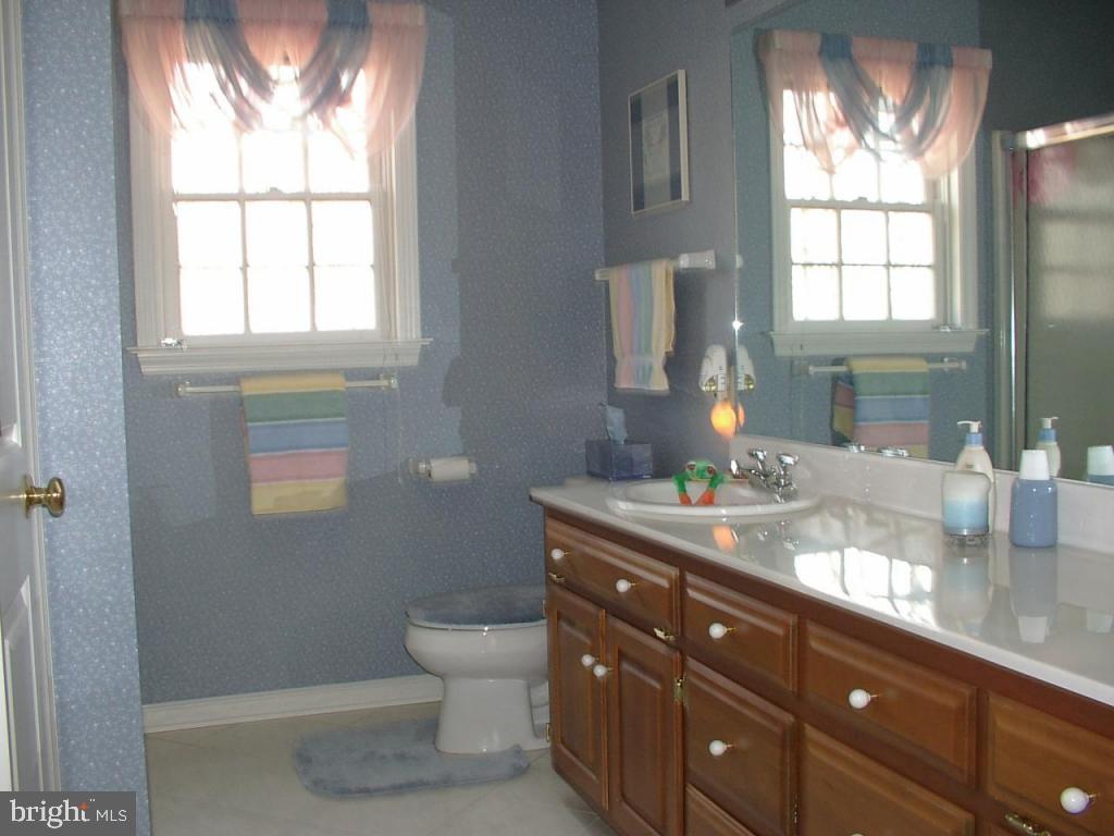 1046 Hunters Path Lancaster, PA 17601 - Photo 13 of 20 Gallery Image 13