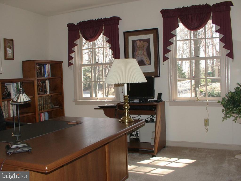 1046 Hunters Path Lancaster, PA 17601 - Photo 16 of 20 Gallery Image 16