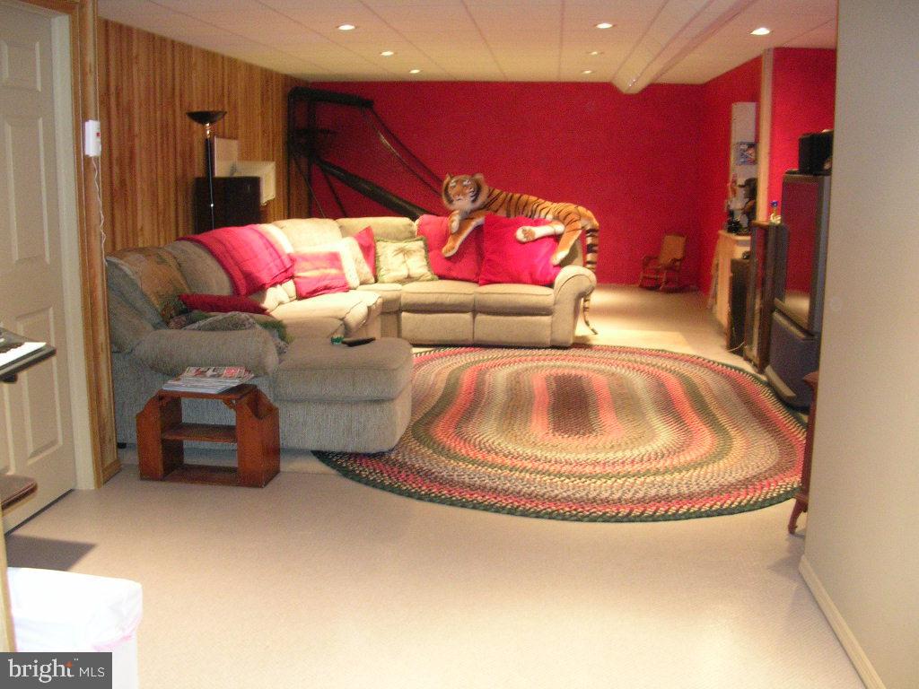 1046 Hunters Path Lancaster, PA 17601 - Photo 20 of 20 Gallery Image 20