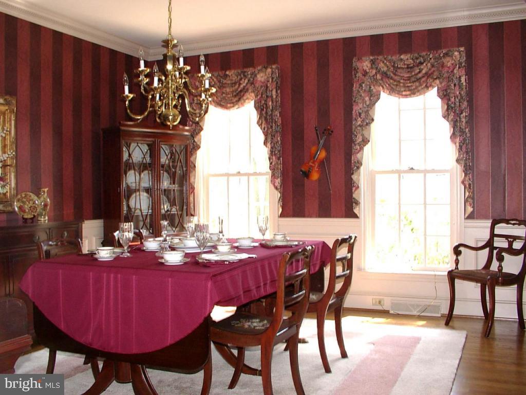 1046 Hunters Path Lancaster, PA 17601 - Photo 8 of 20 Gallery Image 8