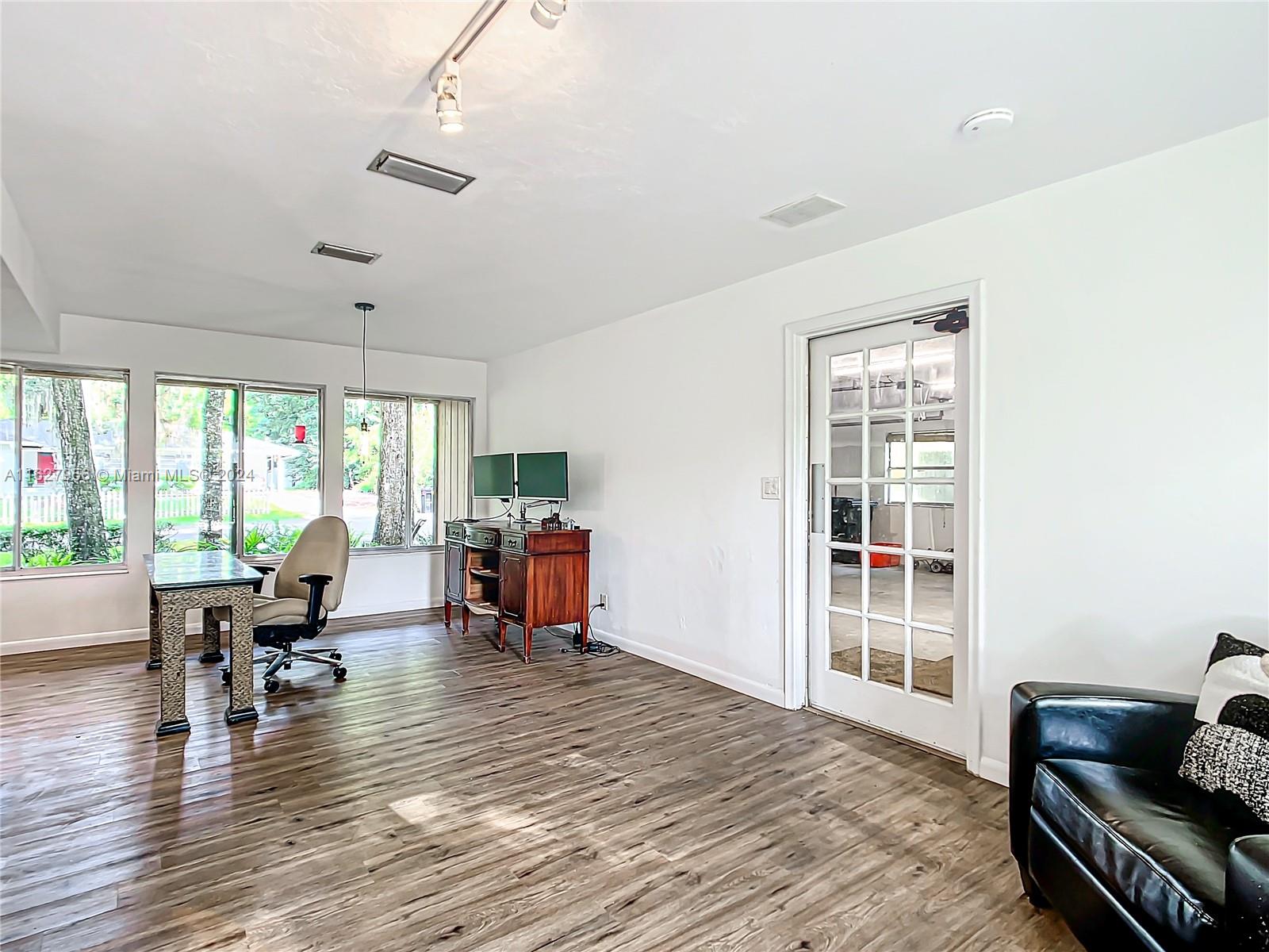 3729 Southwest 15th Street Gainesville, FL 32608 - Photo 50 of 63