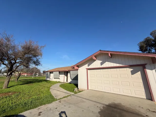 $380,000 | 16385 North D Street, Madera, CA 93638