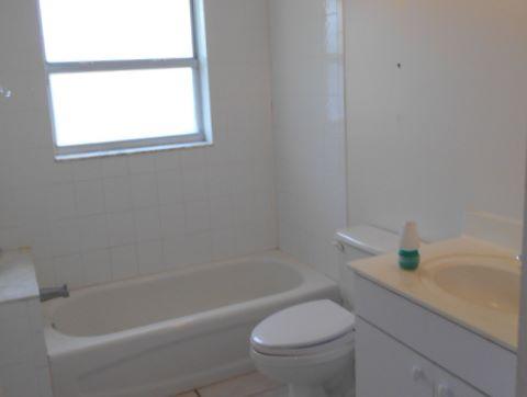 11025 Sandy Run Road Jupiter, FL 33478 - Photo 15 of 23 Guest Bath 1