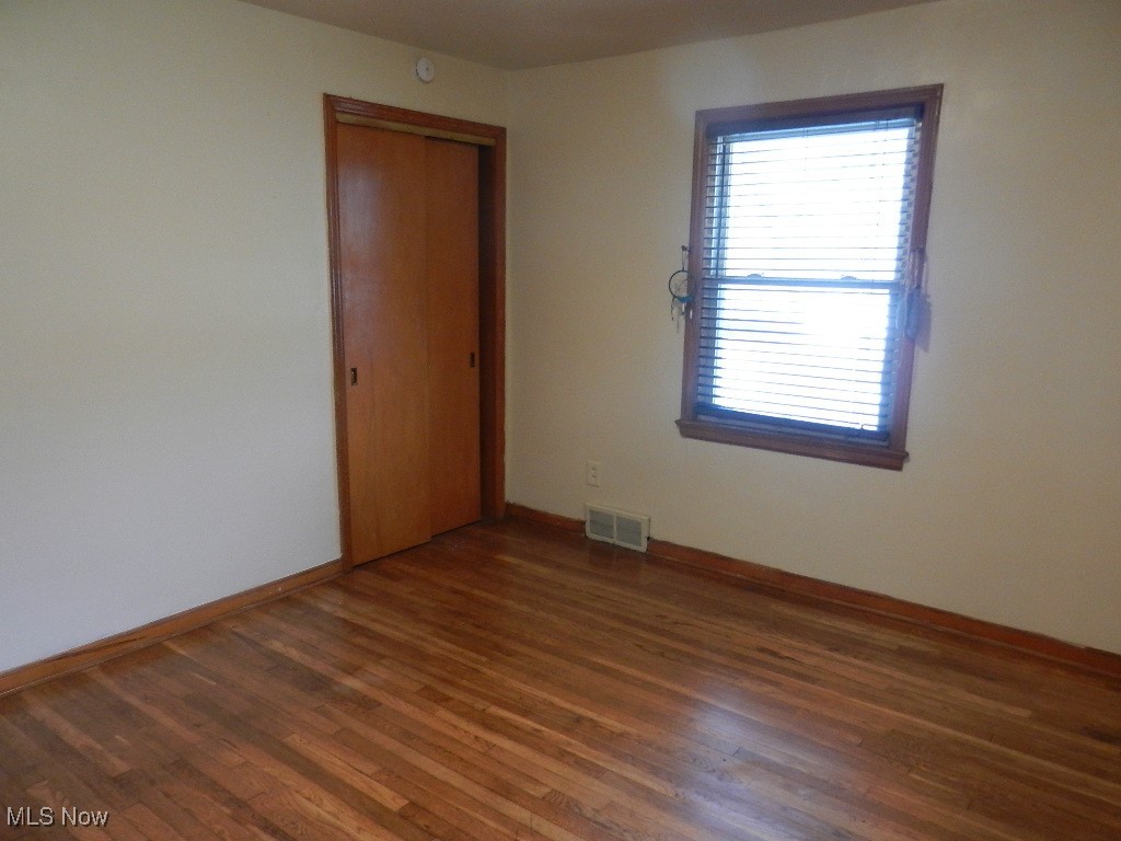 4897 Richmond Road Cleveland, OH 44128 - Photo 10 of 16 Alternate Bedroom #1 view