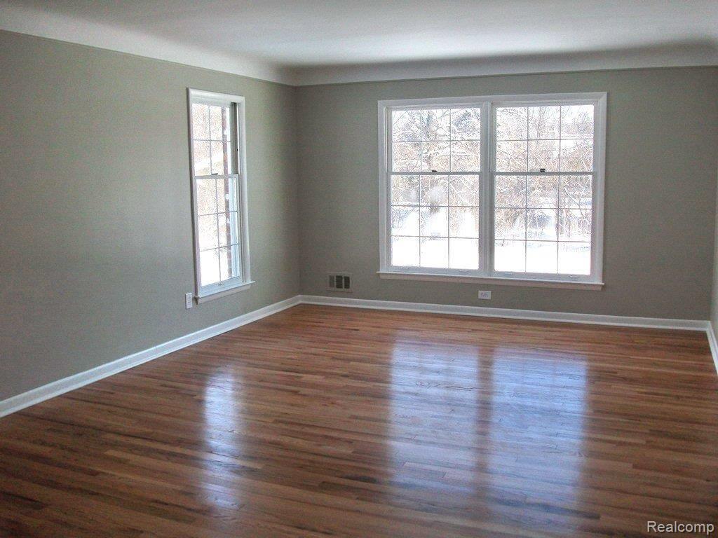499 Dunston Road Bloomfield Hills, MI 48304 - Photo 3 of 11 Living Room