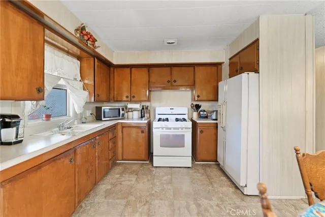 $168,000 | 1630-126 South Barranca Avenue, Unit 126, Glendora, CA 91740