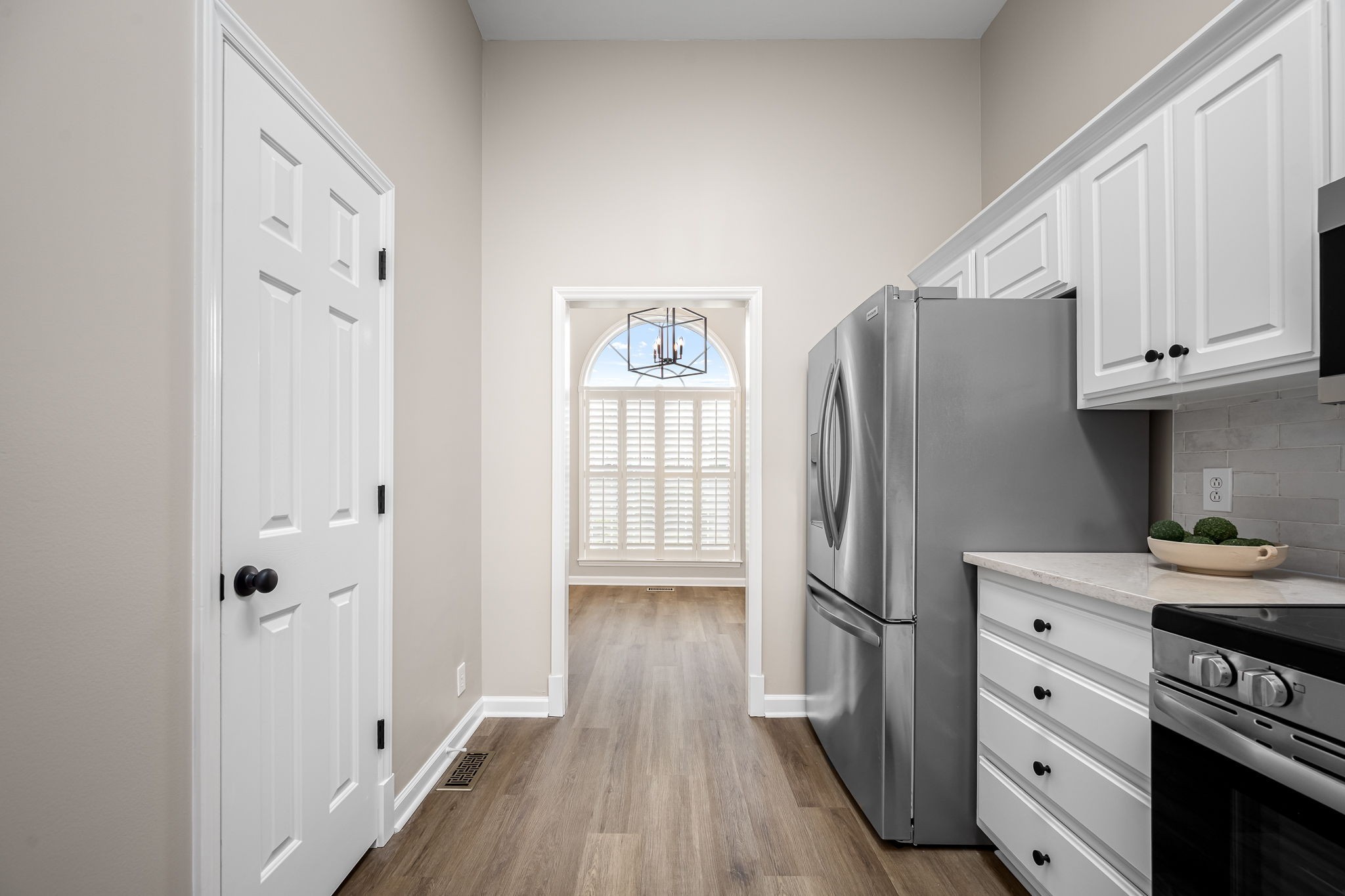 339 Calumet Trace Murfreesboro, TN 37127 - Photo 12 of 24 a kitchen with stainless steel appliances a refrigerator and a stove top oven
