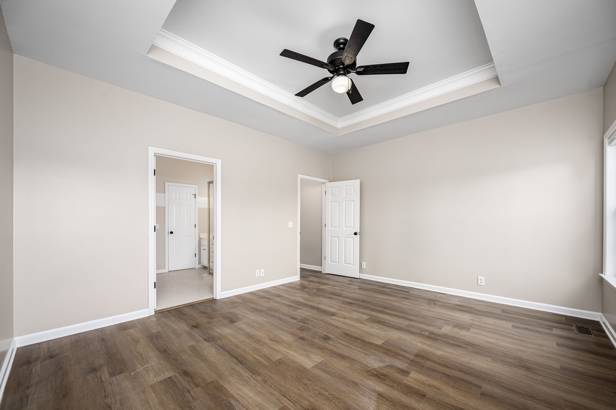 339 Calumet Trace Murfreesboro, TN 37127 - Photo 16 of 24 a view of a livingroom with a ceiling fan & a ceiling fan
