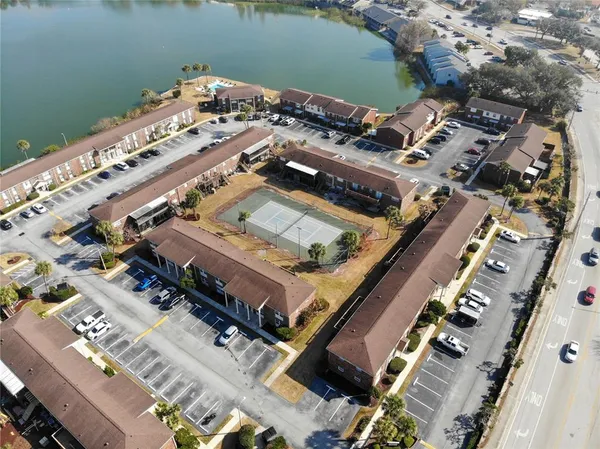 $179,900 | 1920 East Edgewood Drive, Unit P2, Lakeland, FL 33803