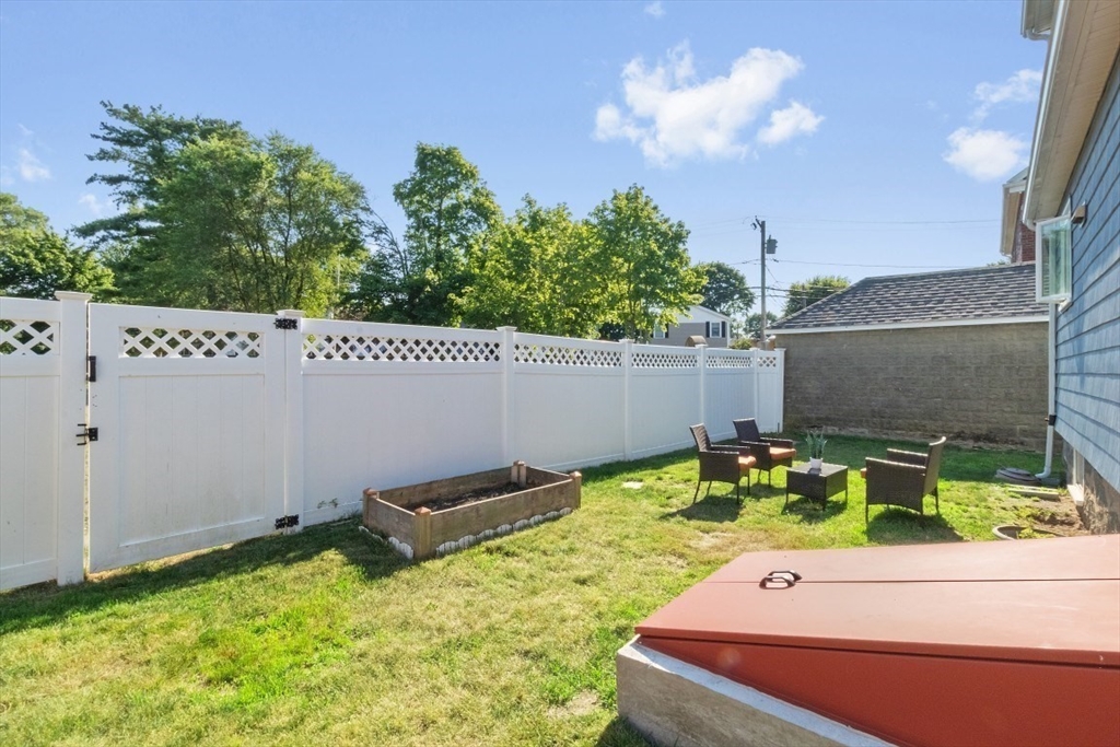11 Bogandale Road Boston, MA 02132 - Photo 22 of 24