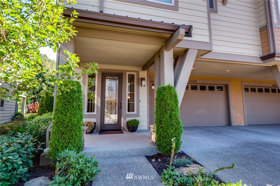 1129 North 41st Place Renton, WA 98056 - Photo 2 of 25 Gallery Image 2