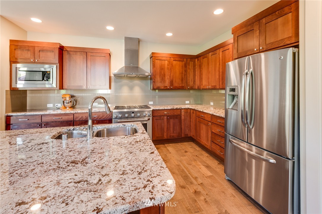 1129 North 41st Place Renton, WA 98056 - Photo 6 of 25 Gallery Image 6