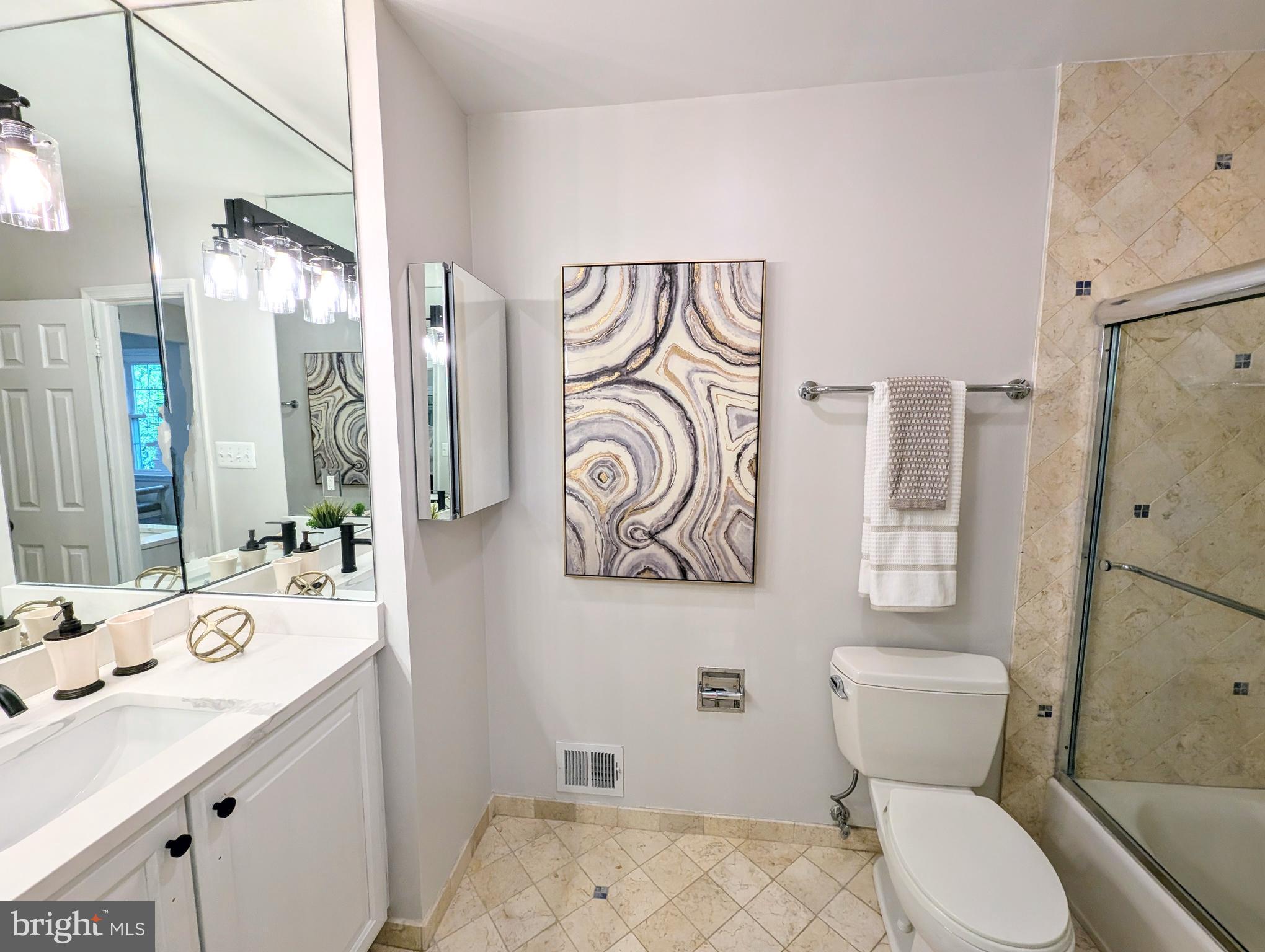 5809 Tudor Lane Rockville, MD 20852 - Photo 15 of 42 Primary Bathroom