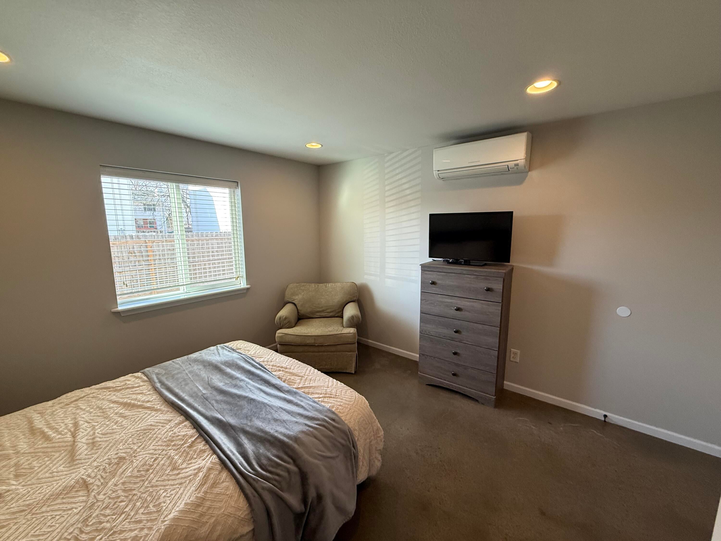 1409 Paris Road, Unit 101 Columbia, MO 65201 - Photo 14 of 26 IMG_4587