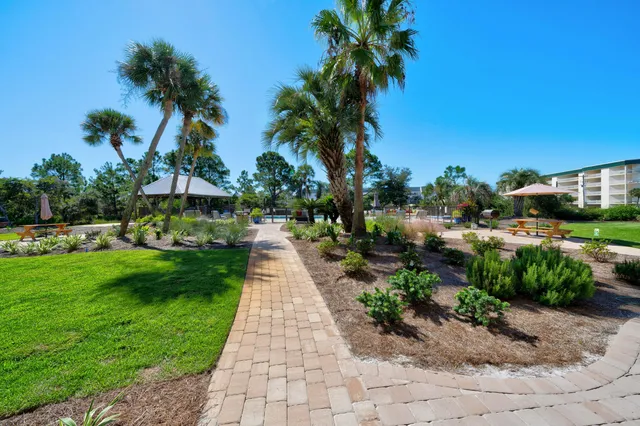 a view of an outdoor space
