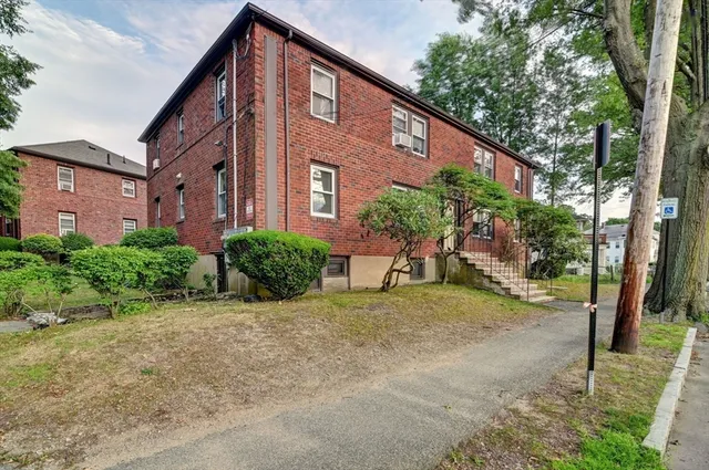 $2,475 | 191 Fenno Street, Unit 1, Quincy, MA 02170