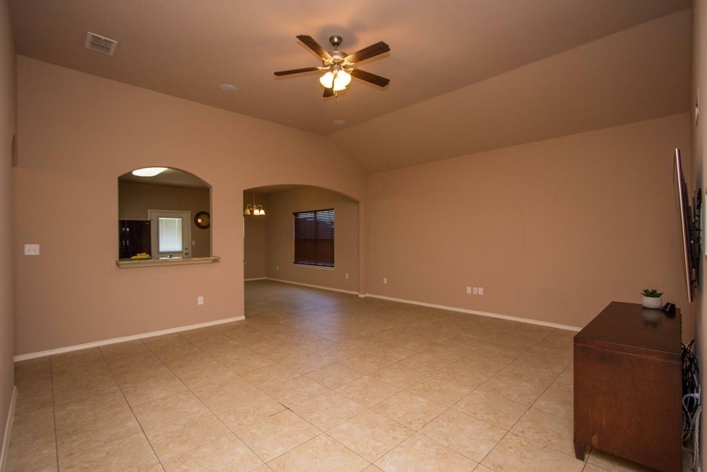 411 Sabal Loop Laredo, TX 78045 - Photo 6 of 20 Gallery Image 6