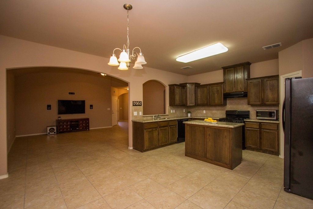 411 Sabal Loop Laredo, TX 78045 - Photo 8 of 20 Gallery Image 8