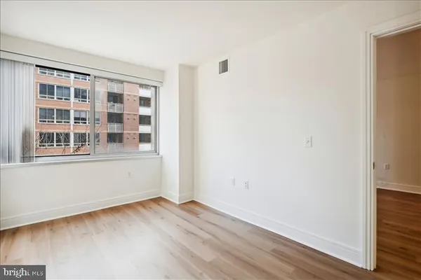 $1,749 | 800 4th Street Southwest, Unit S113, Washington, DC 20024