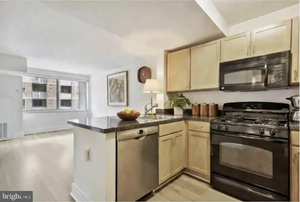 $1,749 | 800 4th Street Southwest, Unit S113, Washington, DC 20024