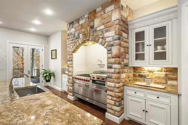 $2,400,000 | 8519 North Sycamore Avenue, Kansas City, MO 64157